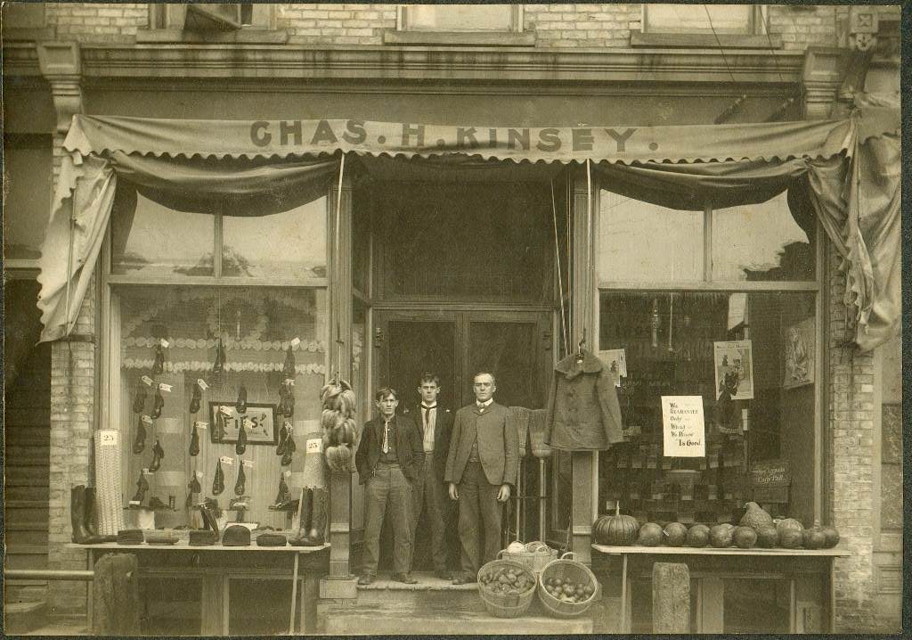 131E9 Kinsey had a few different partners as well as operating as a sole proprietor throughout the years. This photo was taken early 1900’s of Charles Kinsey general merchandise store.